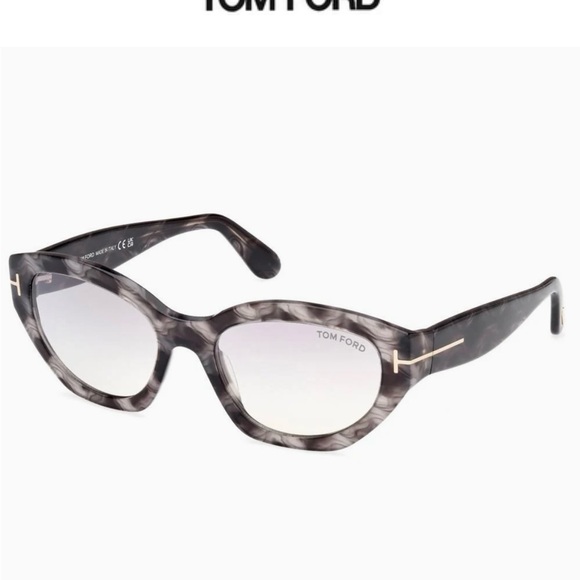 Tom Ford Penny Sunglasses
New without tags - Picture 3 of 5